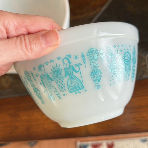 Vintage Set of 2 PYREX AMISH BUTTERPRINT Turquoise 401 & 403 mixing bowls EUC - Picture 13 of 13